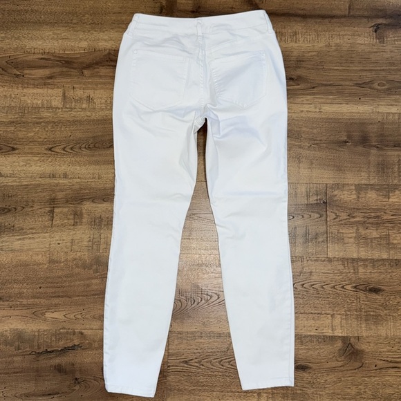 JENNIFER LÓPEZ Women's Skinny Jeans - Picture 5 of 9